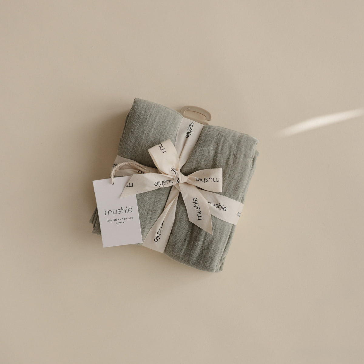 Mushie organic cotton muslin cloths 3-pack, soft and gentle for baby.