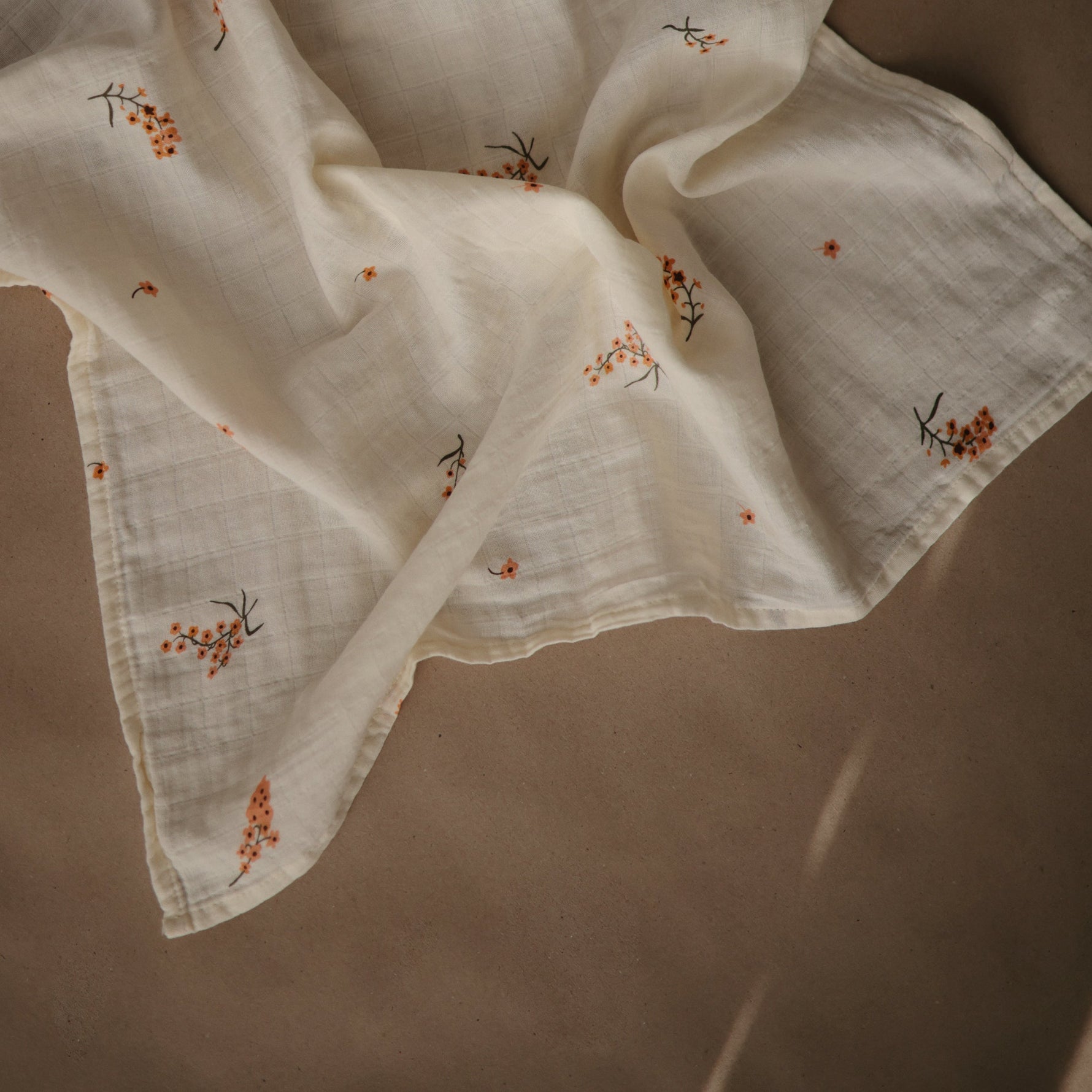 Mushie organic cotton muslin cloths 3-pack. Soft, breathable baby essentials.