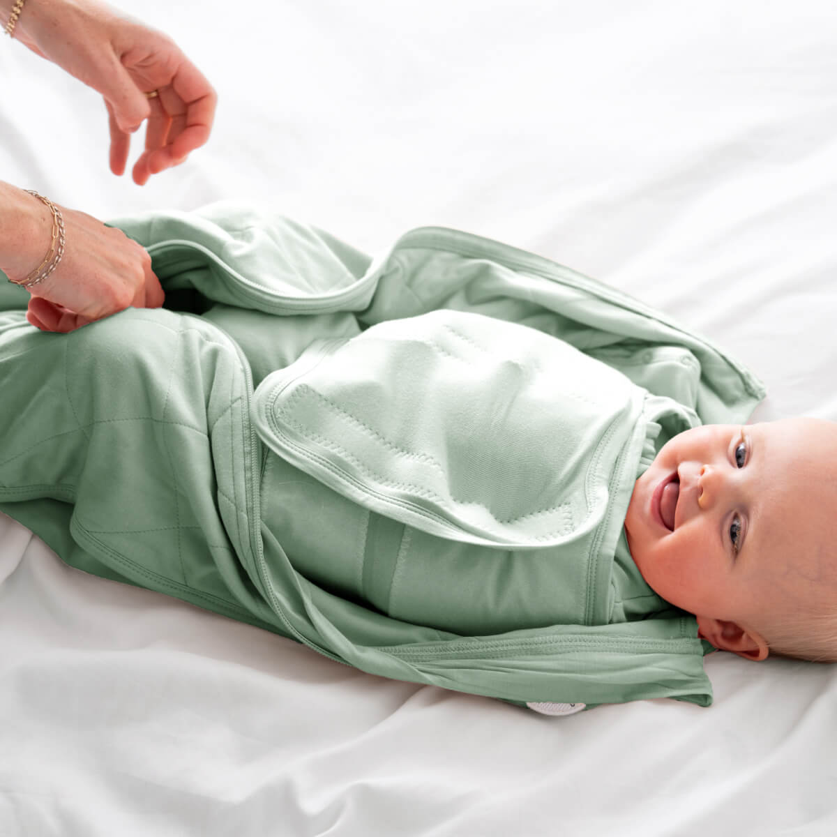 Bamboo Classic Swaddle (Non-Weighted) by Dreamland Baby
