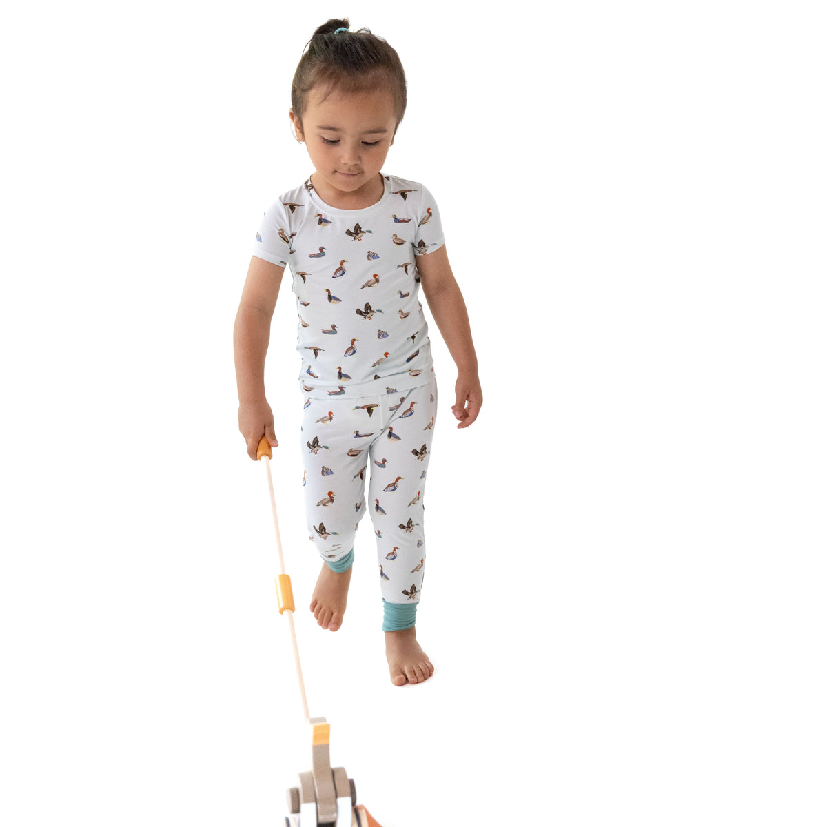 Two-piece short sleeve loungewear set with American ducks print, matching short sleeve top and pull-on pants
