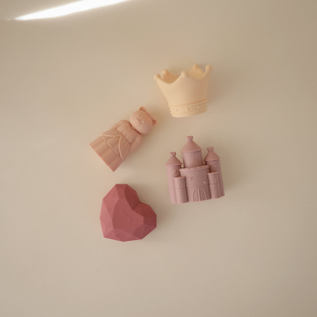Mushie Mold Free Bath Play Set, safe silicone bath toys for baby.