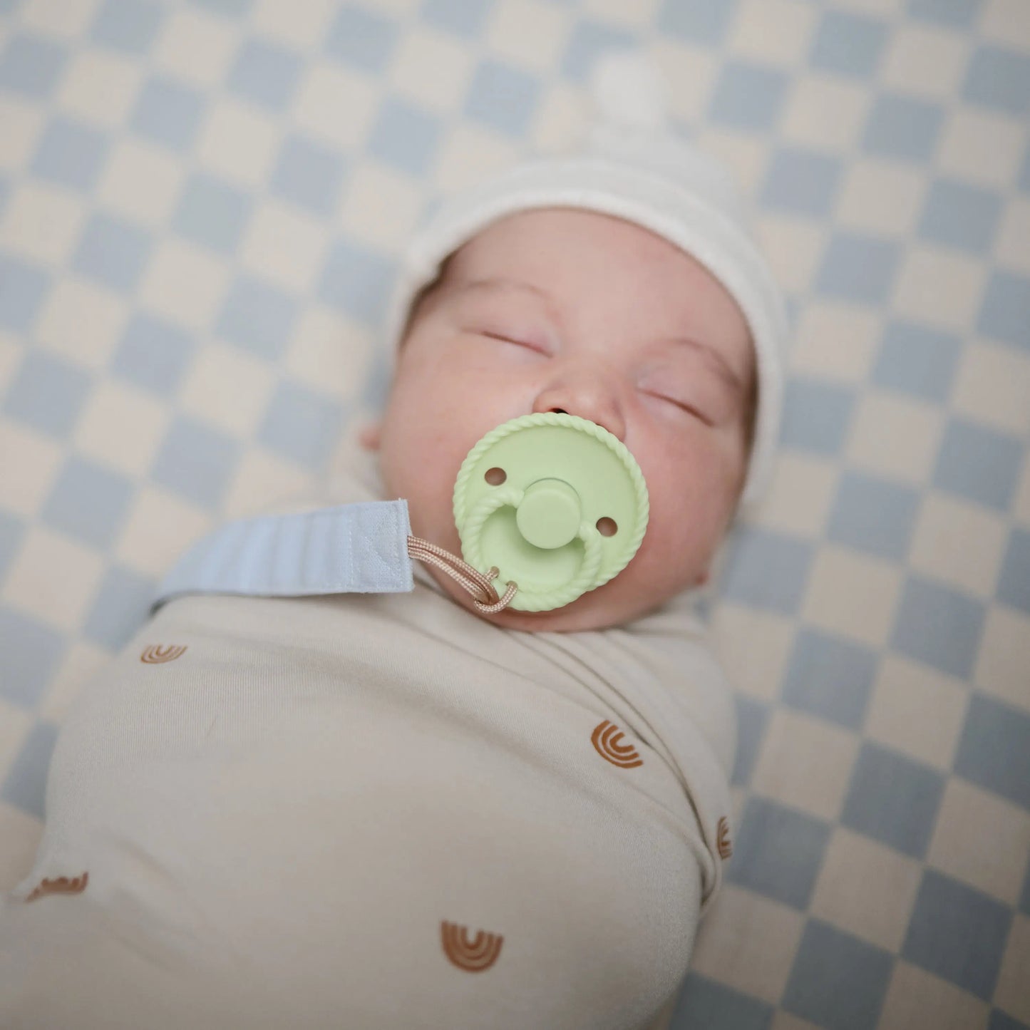 Frigg Rope Silicone Pacifier 2 Pack with SilkySoft Nipple and Click Lock System Mushie