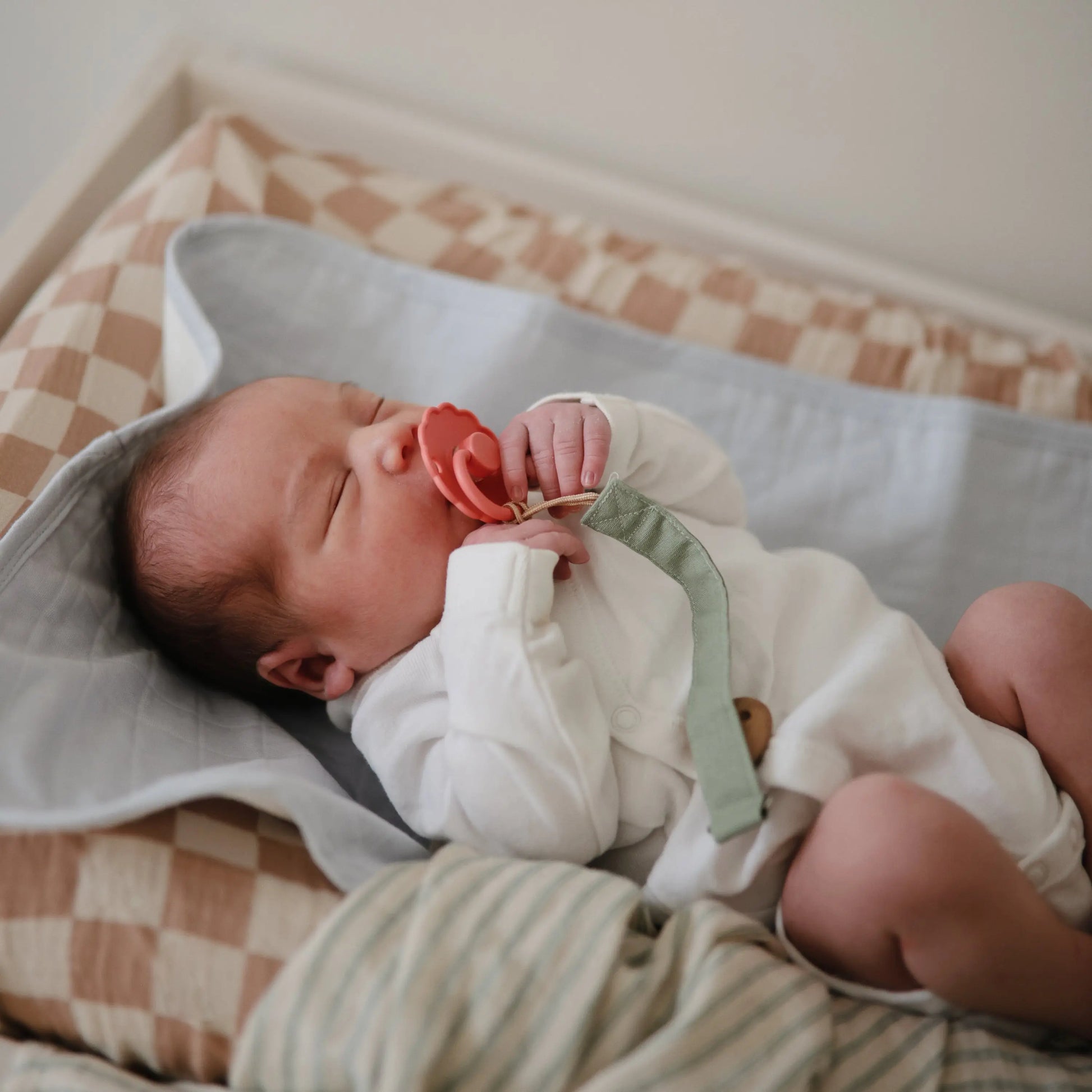 Linen Pacifier Clip Two Pack with Water Resistant Coating and Faux Wood Silicone Clasp Mushie
