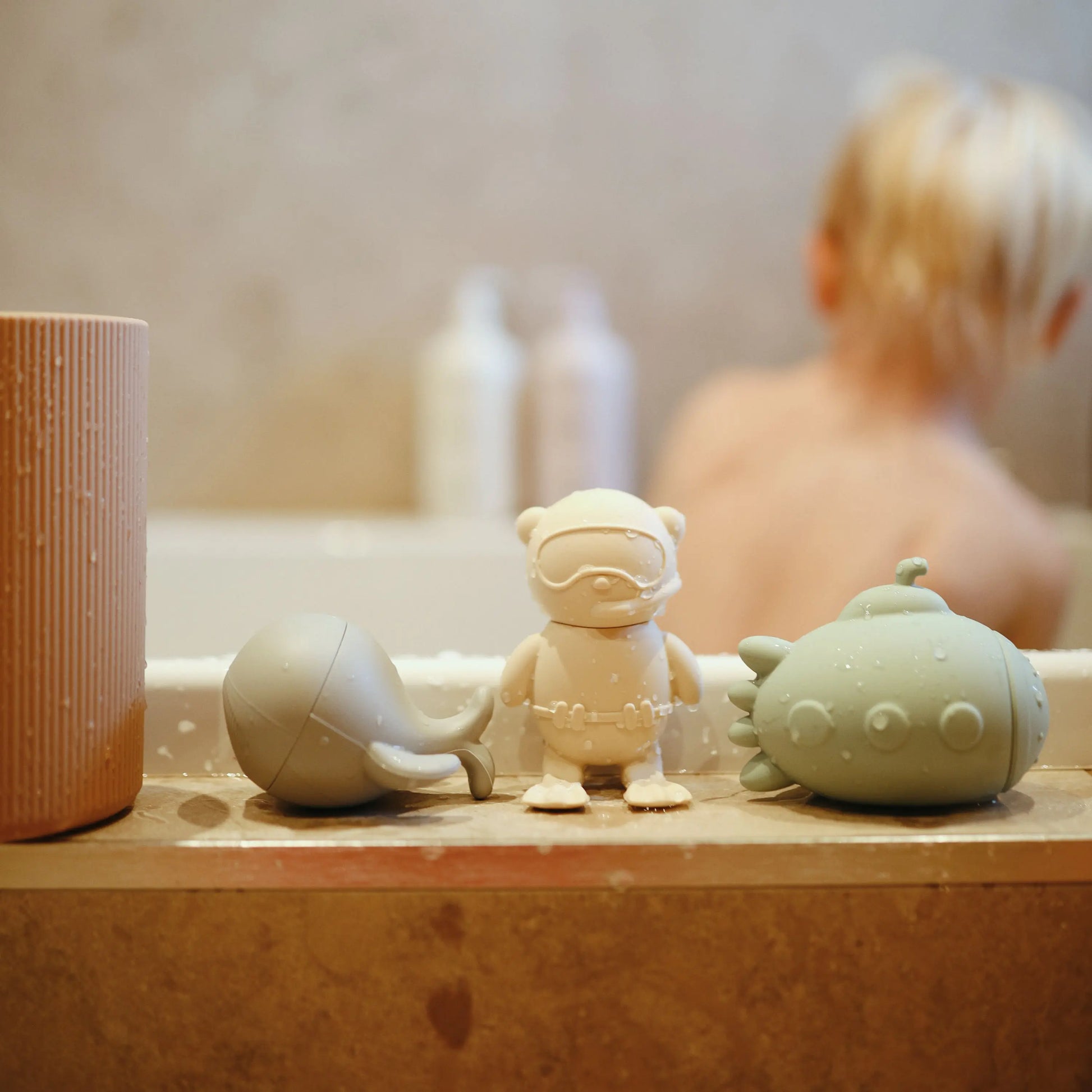 Sealife Mold Free Bath Play Set with Submarine Scuba Diver Octopus and Whale Mushie