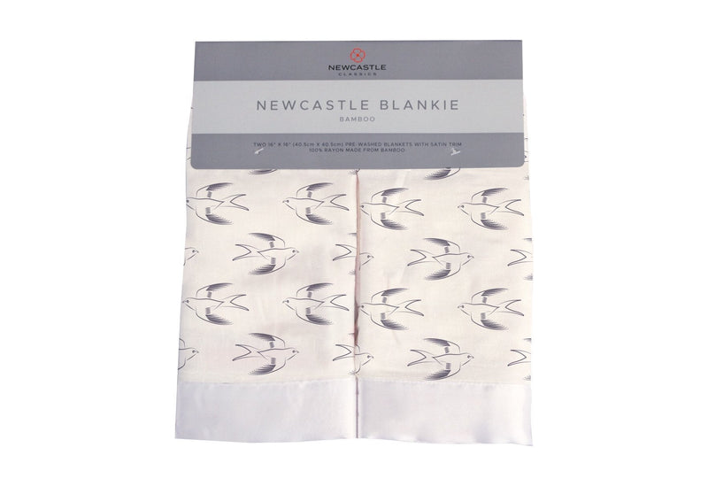 bamboo swaddle blanket Bamboo muslin blanket with bird print pattern.