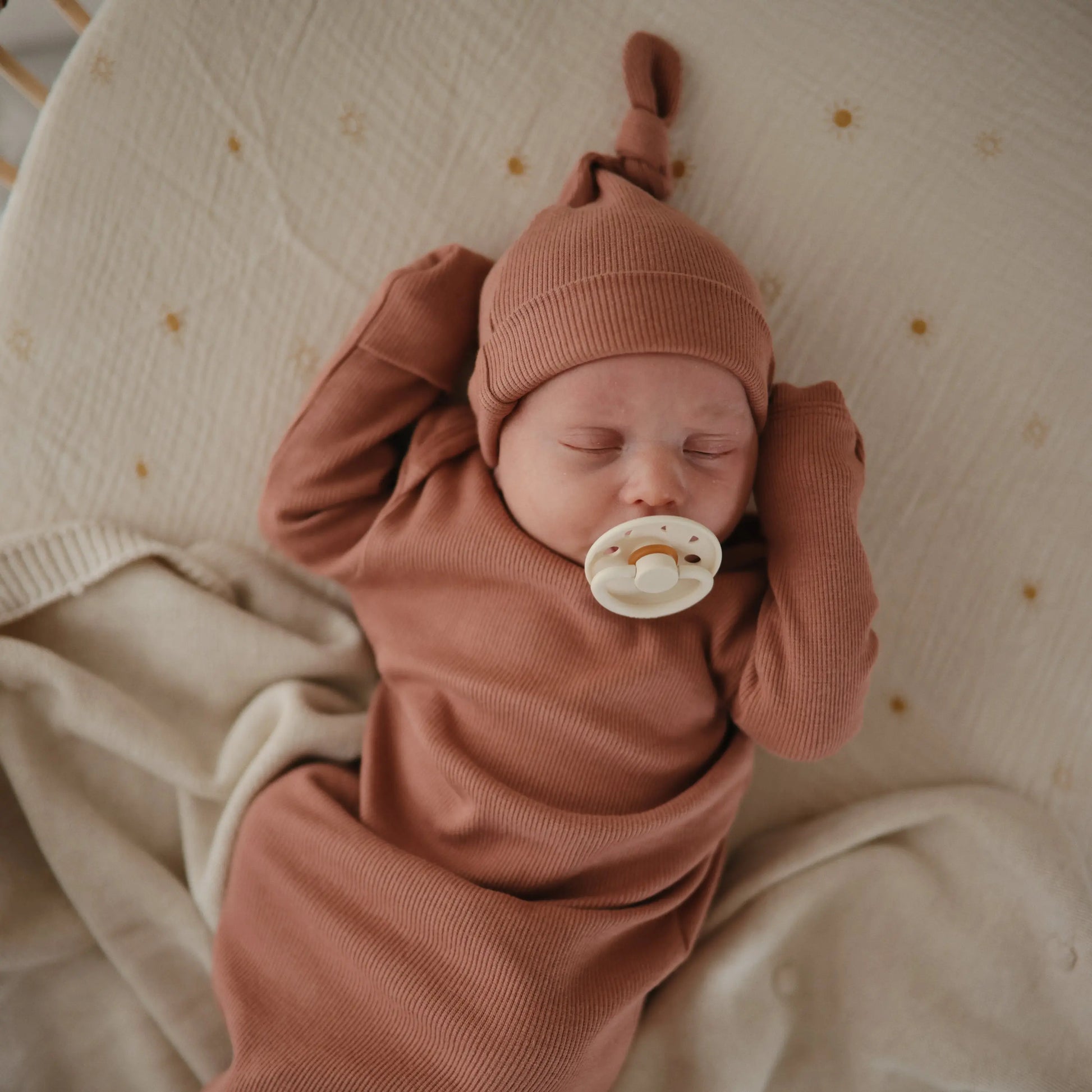 Ribbed Organic Cotton Baby Beanie for Newborns 0-3 Months with Top Knot Design Mushie