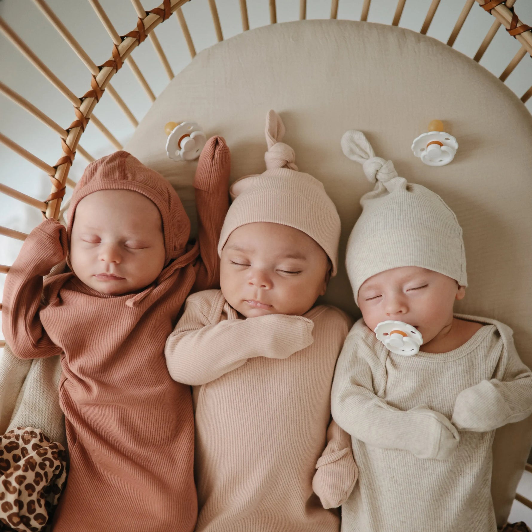 Mushie Extra Soft Bassinet Muslin Crib Sheet for Baby - 100 Percent Cotton Breathable Fabric - Home & Garden > Linens & Bedding > Bedding > Bed Sheets crib sheets