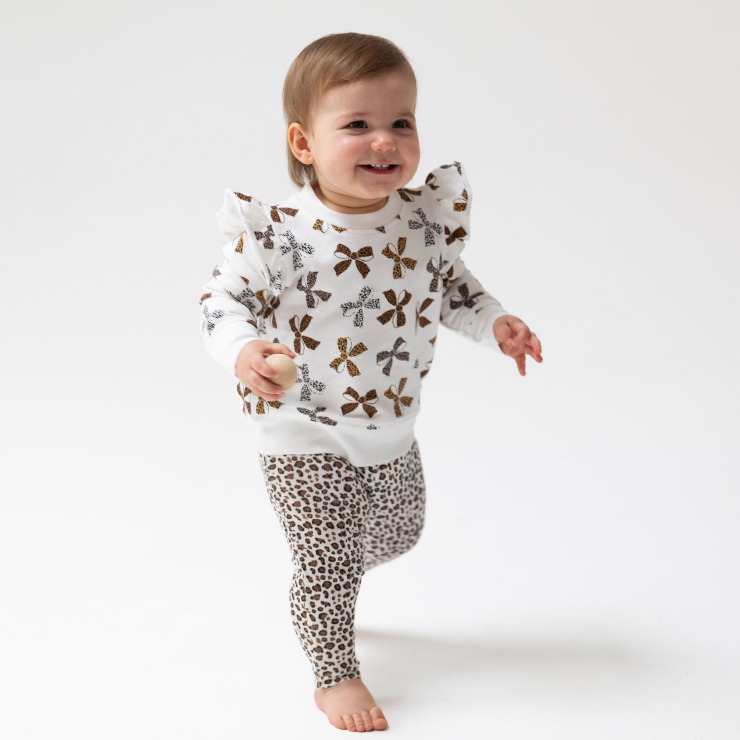 Baby leggings in ribbed modal with a leopard print pattern and comfy waistband.