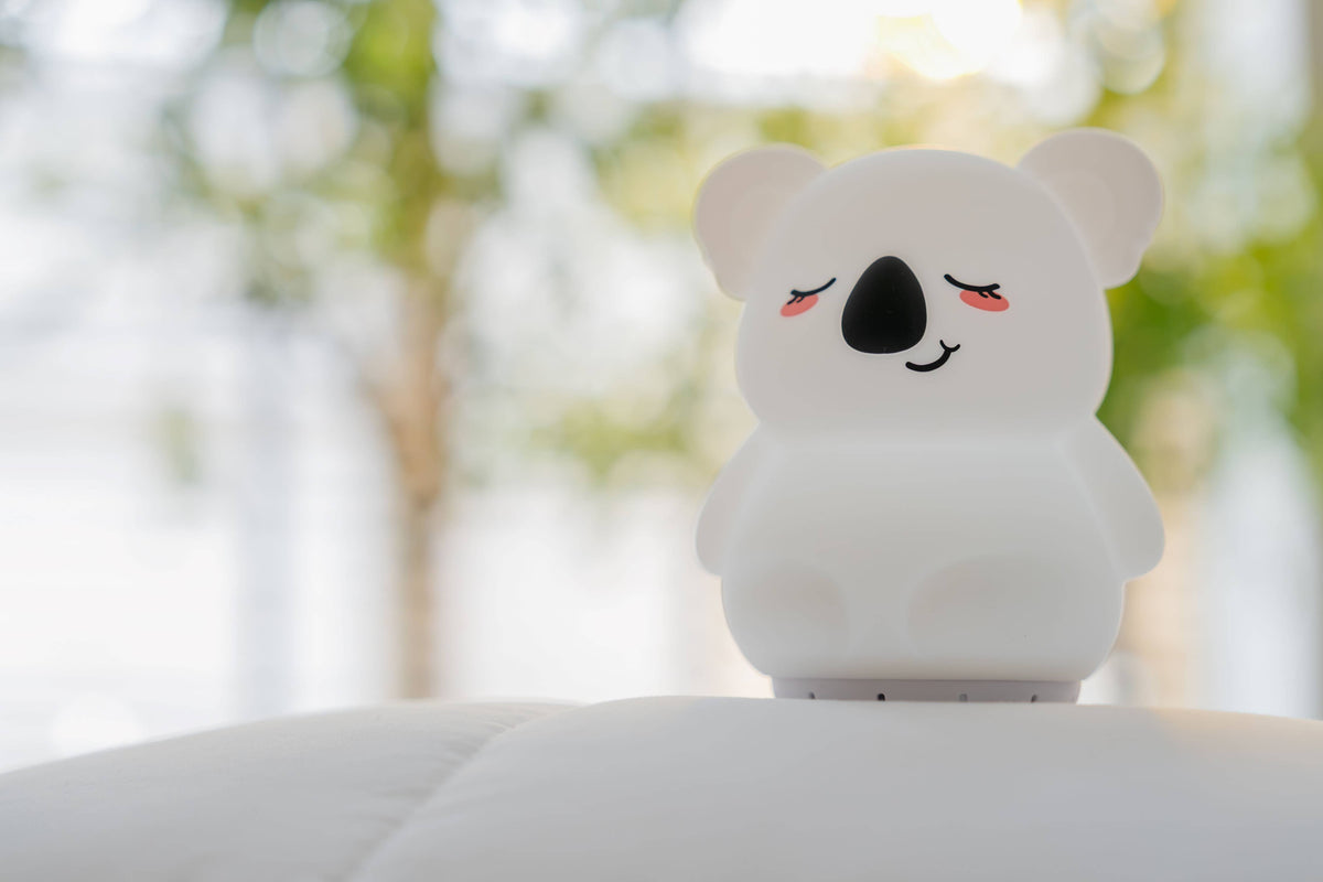 Sleeping Pal night light with white noise sleep aid for babies and kids.