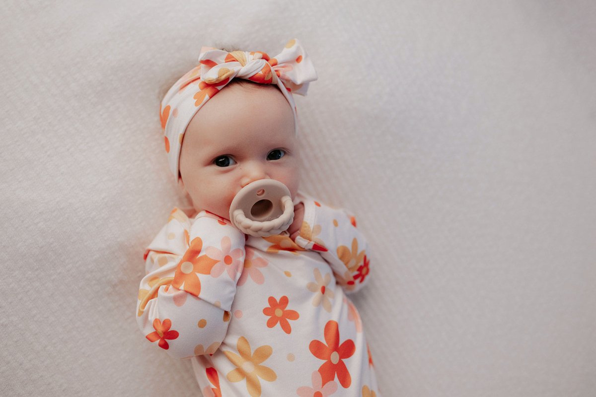Three Little Tots 70s Groovy Knotted Newborn Headband Bow - 