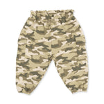 Baby cargo pants in camo-print French terry with side pockets and a pull-on elastic waist