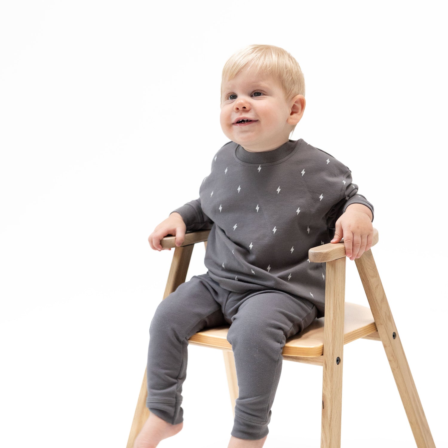 Drop-sleeve sweatshirt with an allover lightning bolt print in a relaxed fit