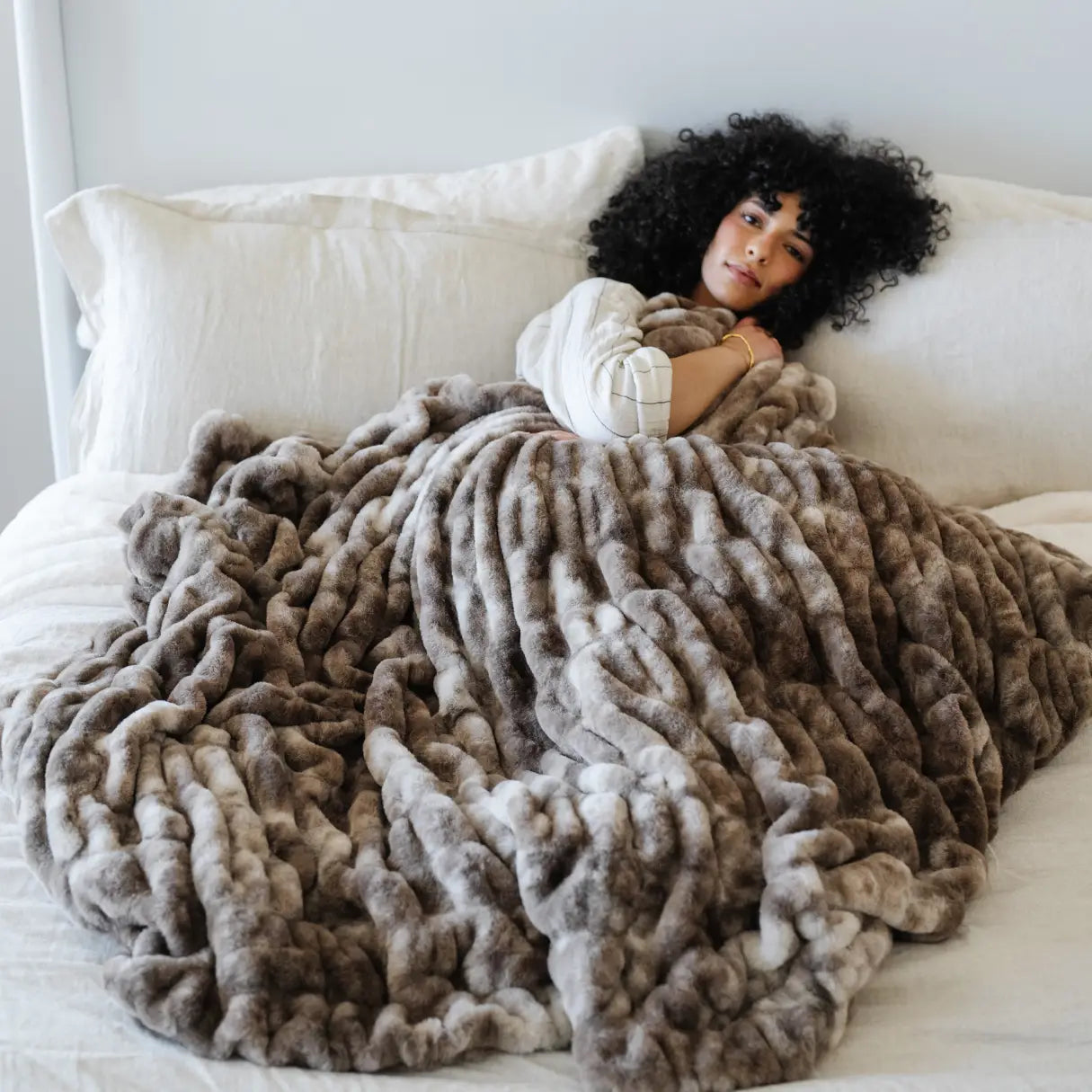 DOUBLE RUCHED FAUX FUR XL THROW BLANKETS Saranoni 