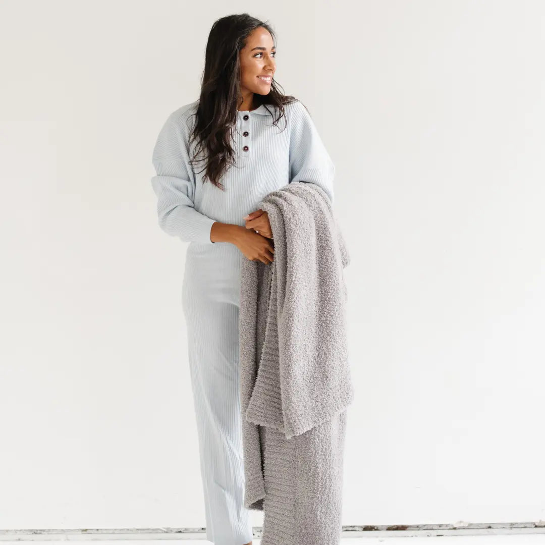 Bamboni Bamboo Throw Blanket For Cozy Comfort And Quality Saranoni Everetts Place Boutique 119.00