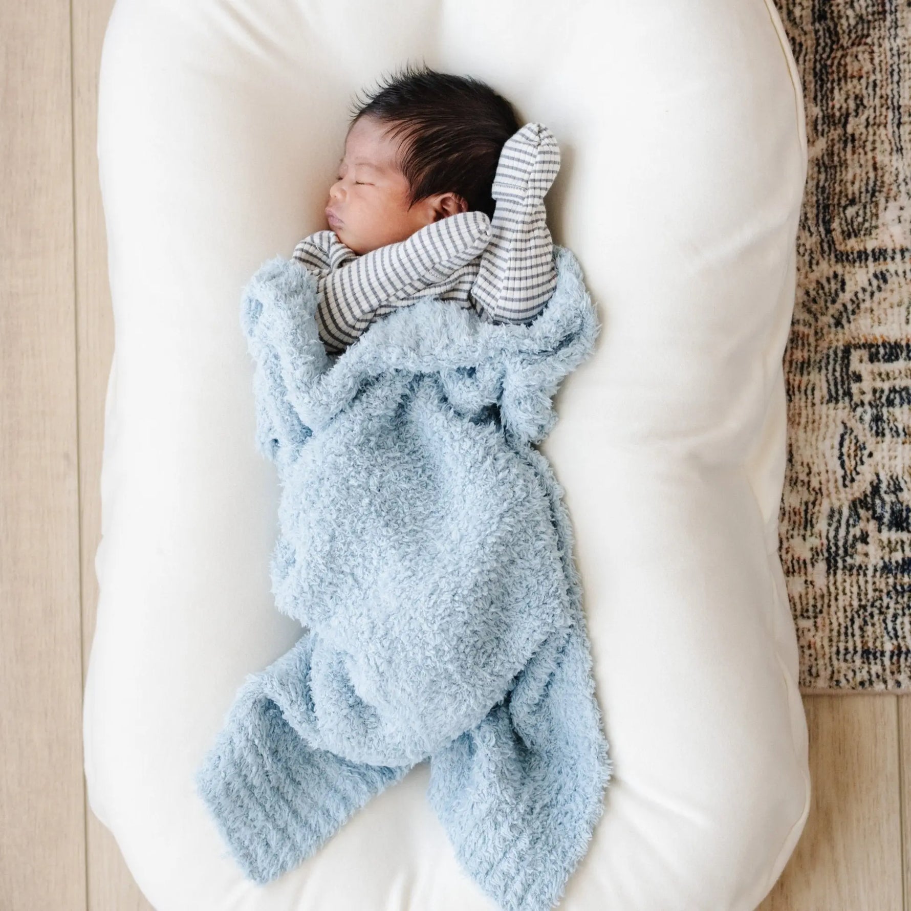 Bamboni Mini Blankets Saranoni Cloud Soft Packable Blanket Saranoni Everetts Place Boutique 25.00