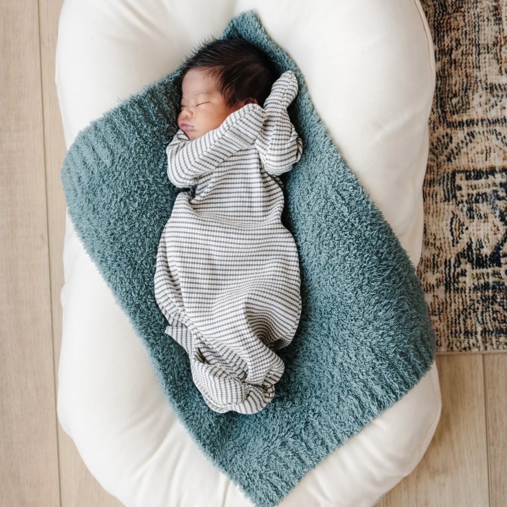 Bamboni Mini Blankets Saranoni Cloud Soft Packable Blanket Saranoni Everetts Place Boutique 25.00