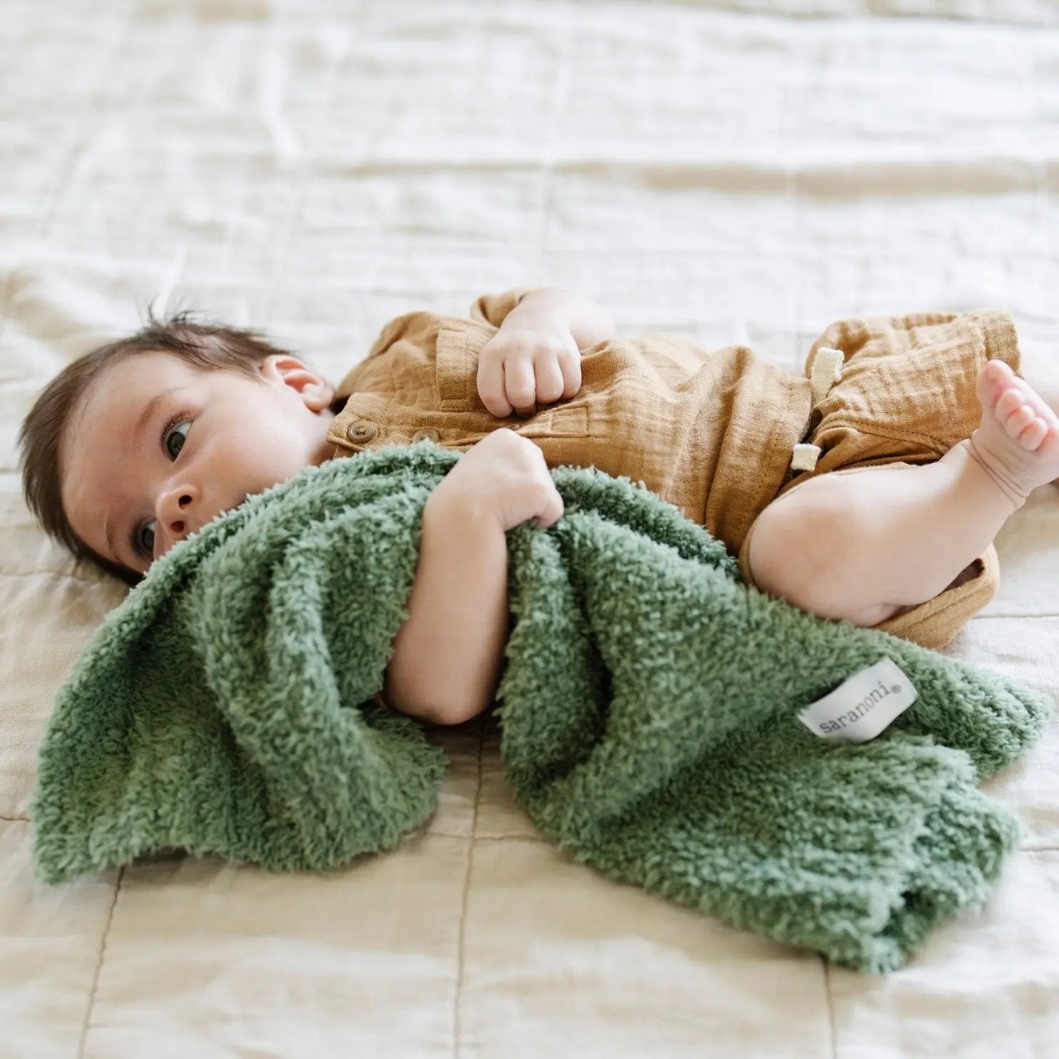 Bamboni Mini Blankets Saranoni Cloud Soft Packable Blanket Saranoni Everetts Place Boutique