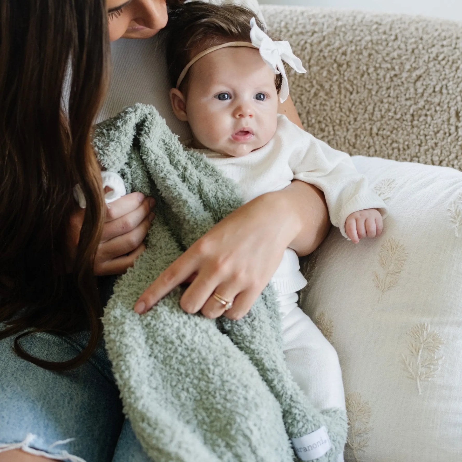 Bamboni Mini Blankets Saranoni Cloud Soft Packable Blanket Saranoni Everetts Place Boutique