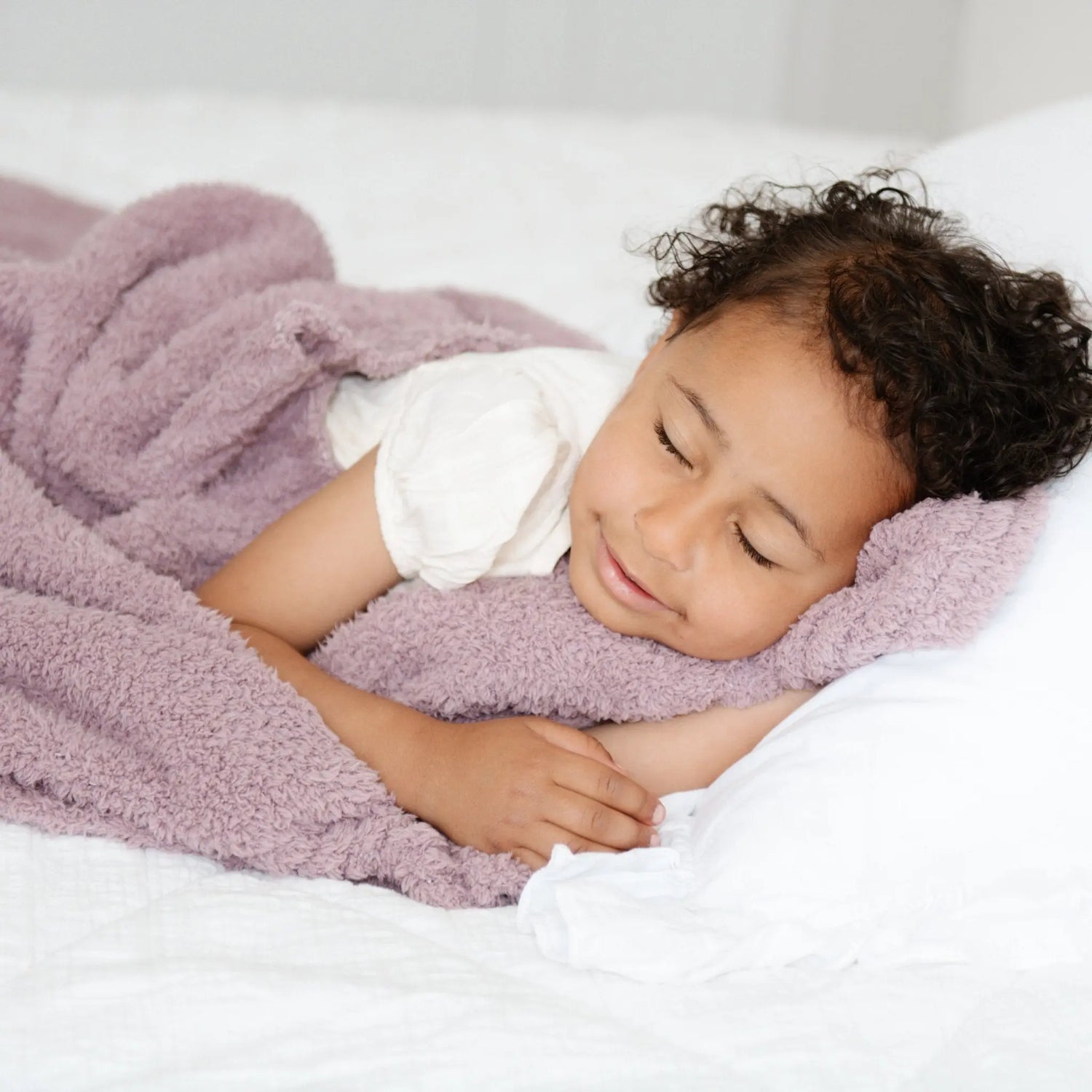 Bamboni Toddler Blankets Plush Warm Snuggle Saranoni Saranoni Everetts Place Boutique 85.00