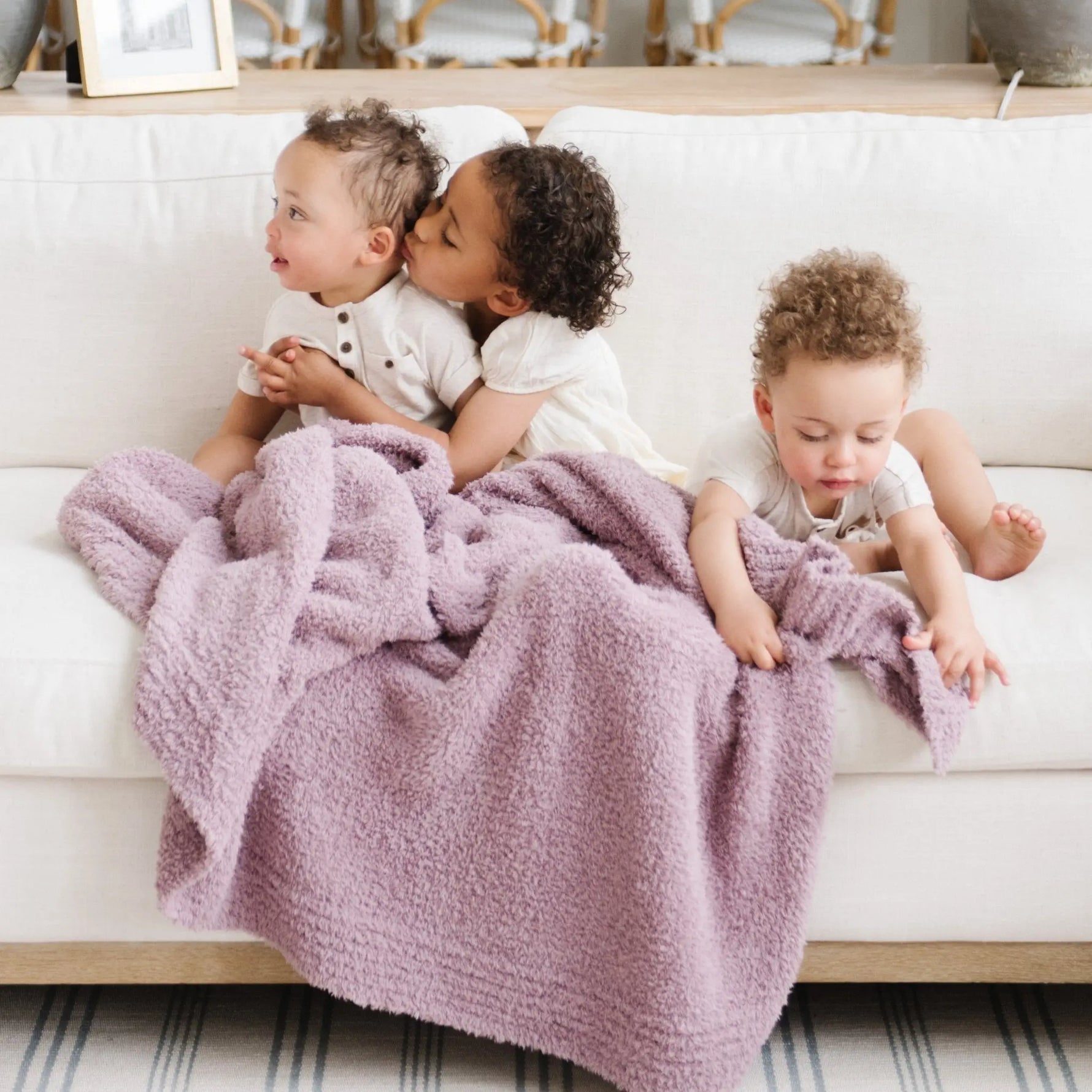 Bamboni Toddler Blankets Plush Warm Snuggle Saranoni Saranoni Everetts Place Boutique