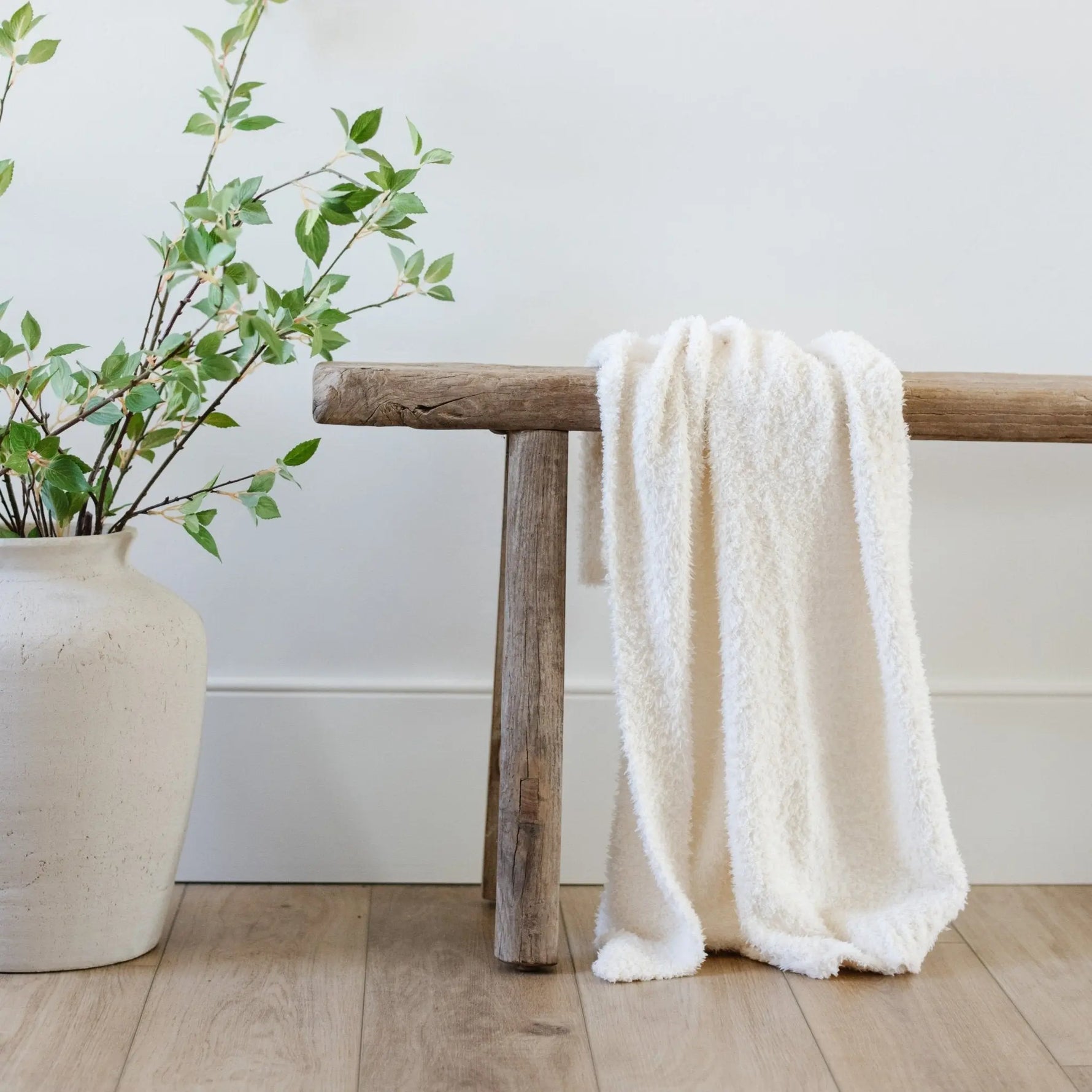 Bamboni Toddler Blankets Plush Warm Snuggle Saranoni Saranoni Everetts Place Boutique