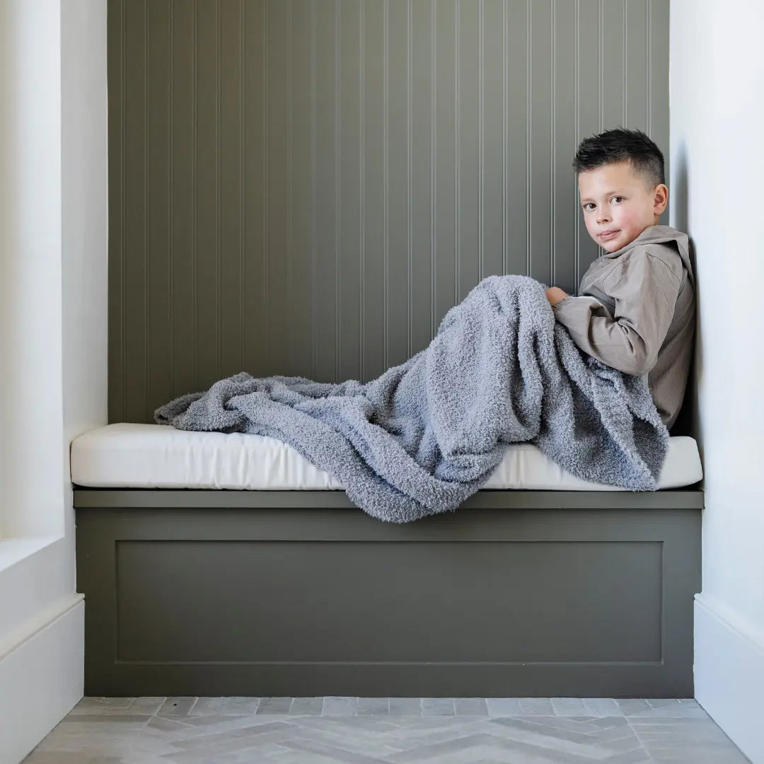 Bamboni Toddler Blankets Plush Warm Snuggle Saranoni Saranoni Everetts Place Boutique