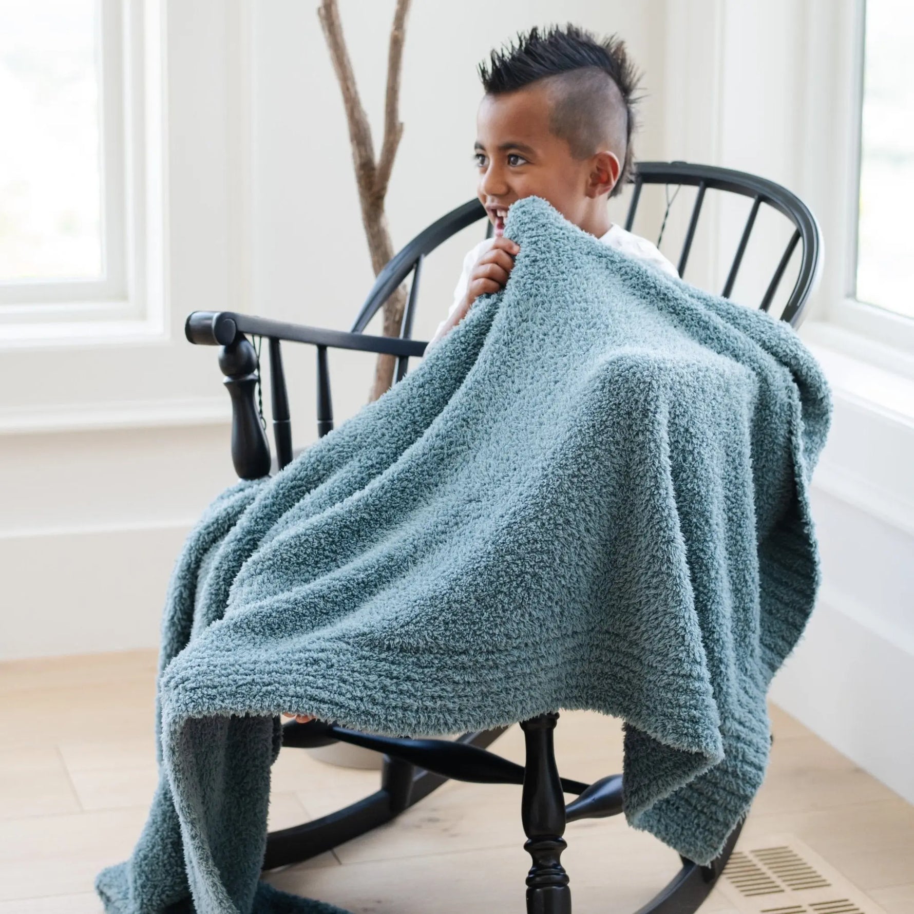 Bamboni Toddler Blankets Plush Warm Snuggle Saranoni Saranoni Everetts Place Boutique 85.00