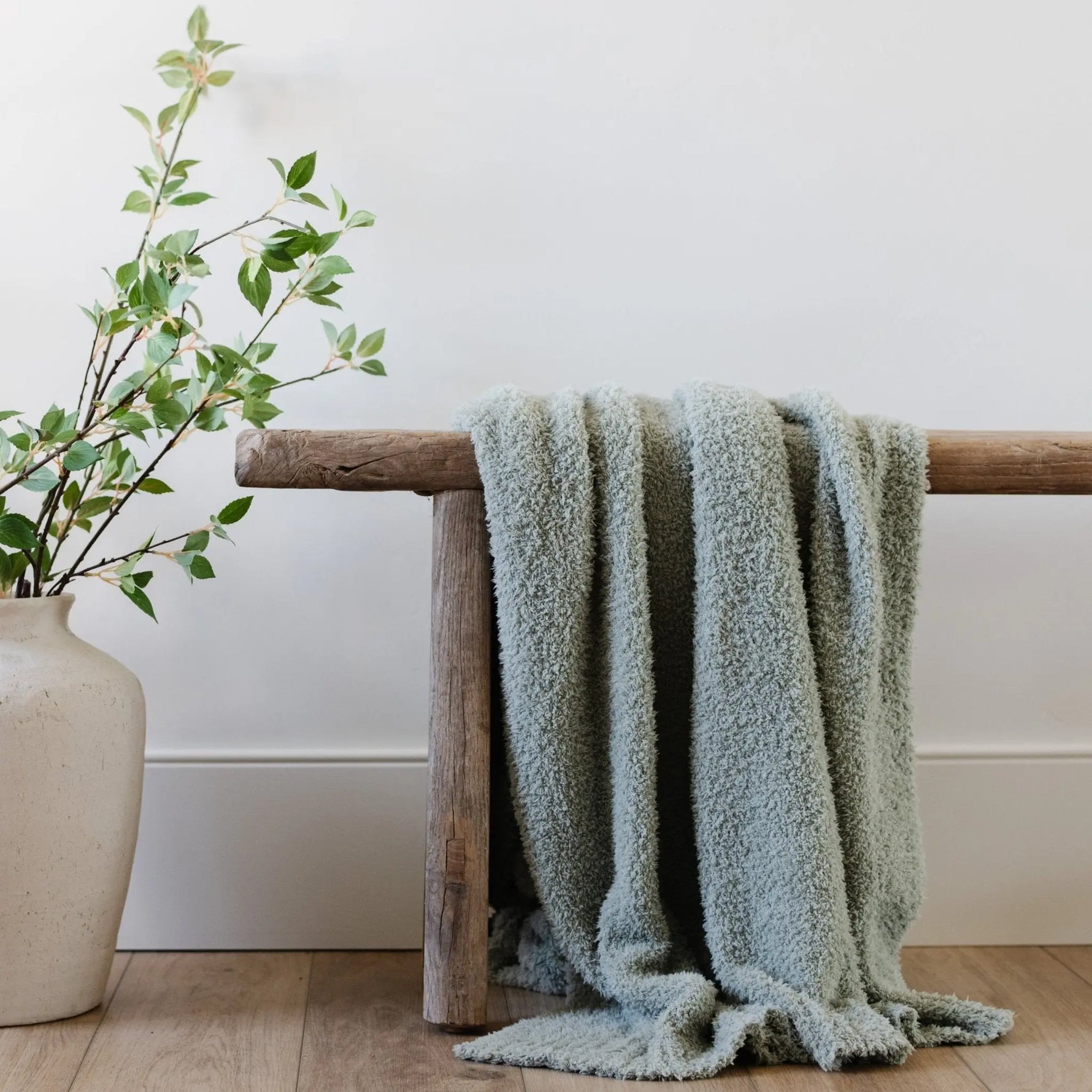 Bamboni Toddler Blankets Plush Warm Snuggle Saranoni Saranoni Everetts Place Boutique