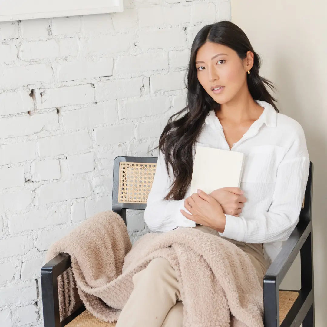 Bamboni XL Bamboo Blankets Saranoni Premium Cozy Warmth Saranoni Everetts Place Boutique