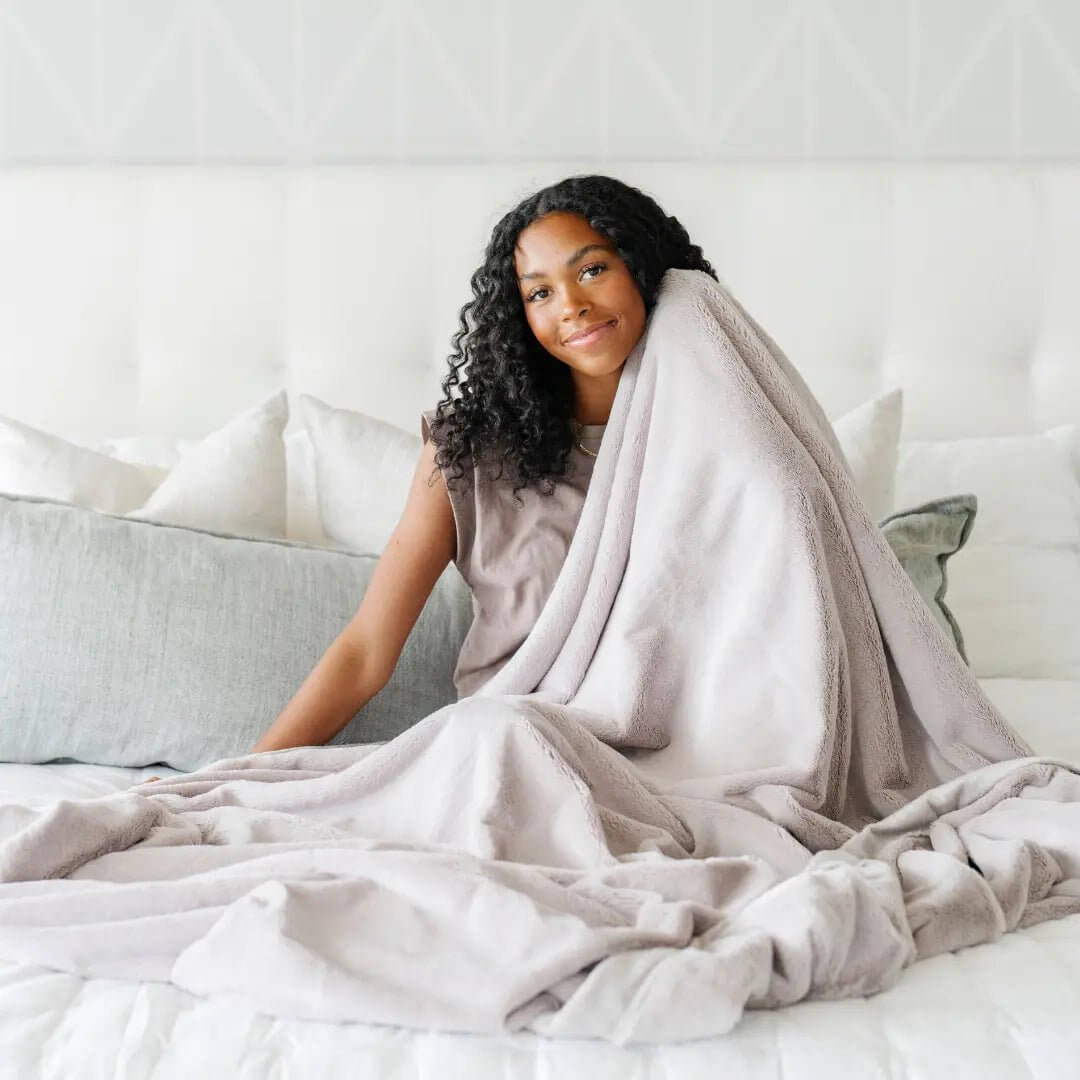 Saranoni Buttery Soft Lush XL Blanket For All Ages Cozy Warmth - Everetts Place Boutique - 