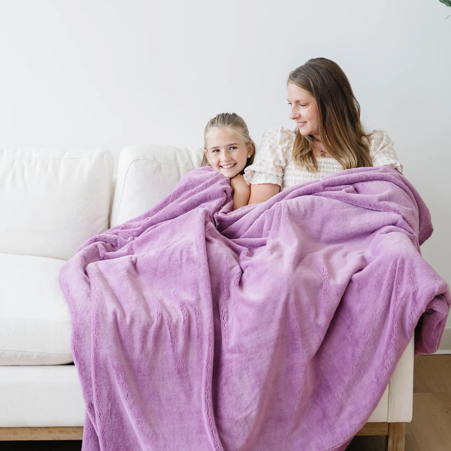Buttery Soft Lush XL Blanket For All Ages Cozy Warmth Saranoni Everetts Place Boutique