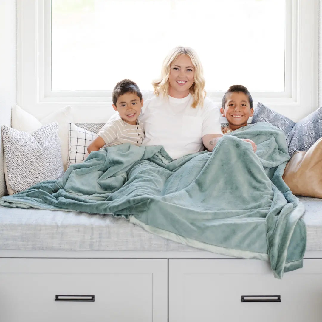 Buttery Soft Lush XL Blanket For All Ages Cozy Warmth Saranoni Everetts Place Boutique
