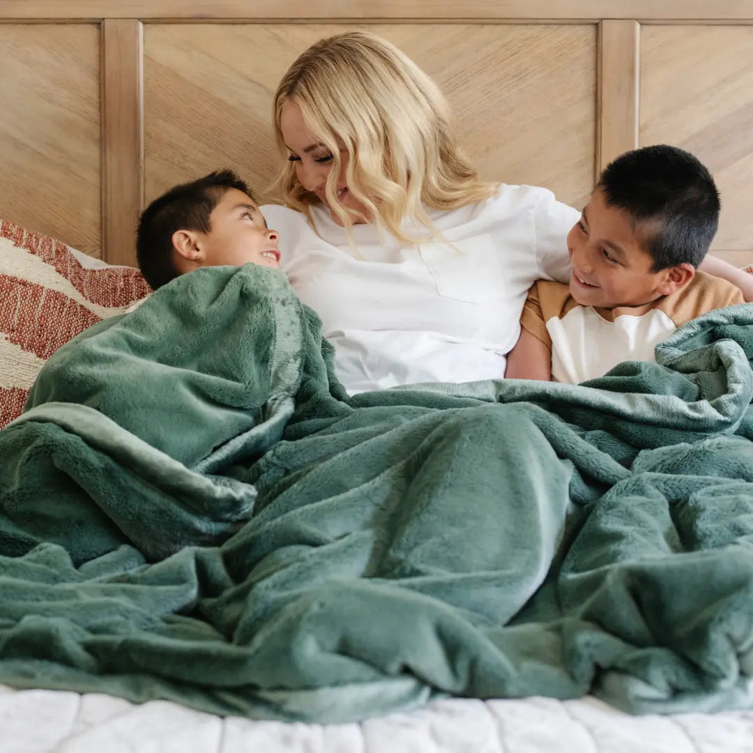 Buttery Soft Lush XL Blanket For All Ages Cozy Warmth Saranoni Everetts Place Boutique