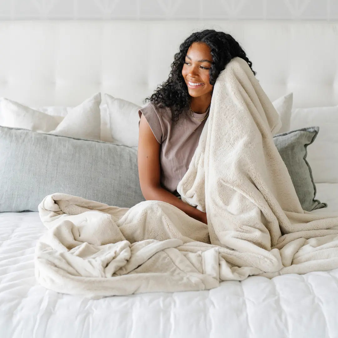 Buttery Soft Lush XL Blanket For All Ages Cozy Warmth Saranoni Everetts Place Boutique