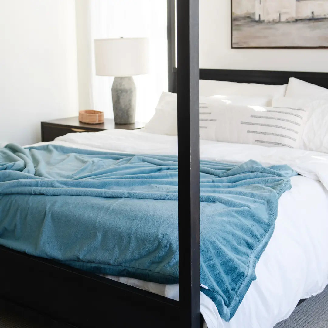 Buttery Soft Lush XL Blanket For All Ages Cozy Warmth Saranoni Everetts Place Boutique