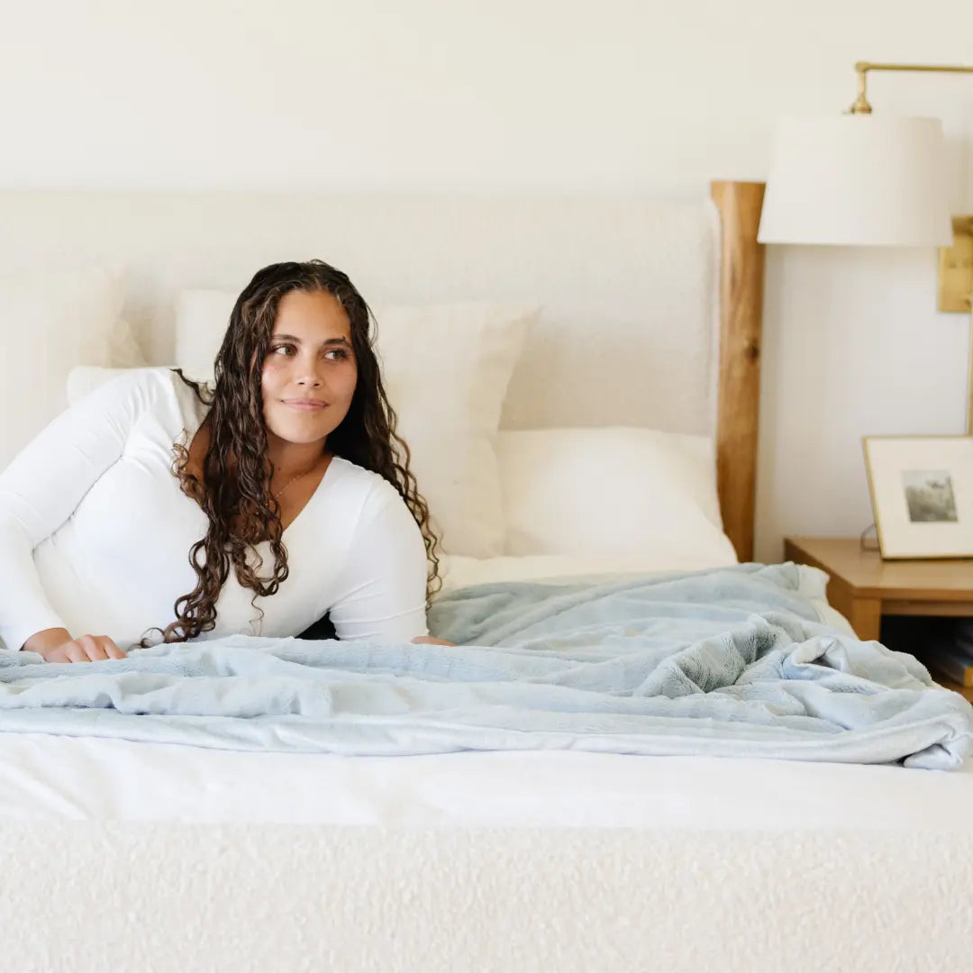 Buttery Soft Lush XL Blanket For All Ages Cozy Warmth Saranoni Everetts Place Boutique