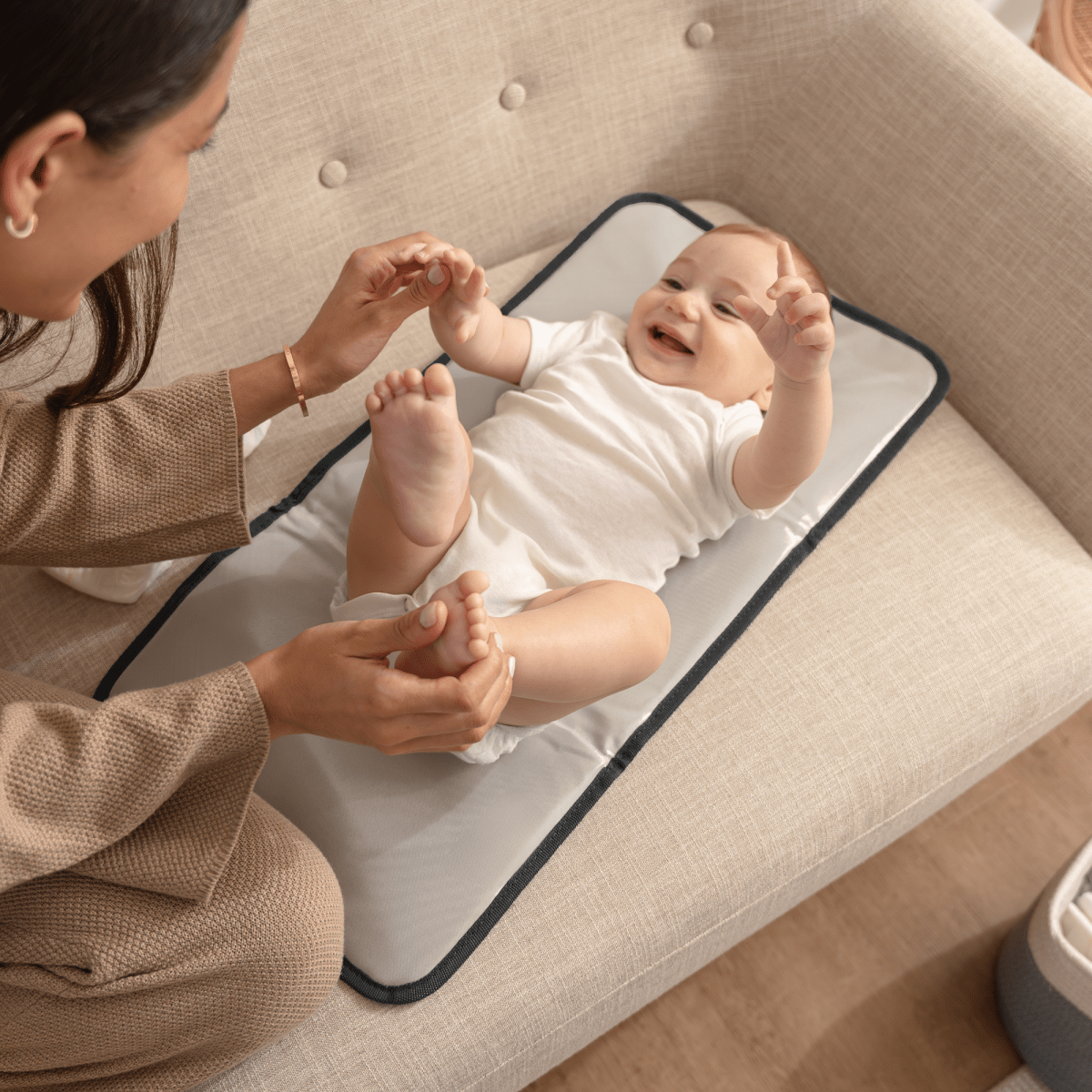 Comfy Cubs Compact Portable Changing Pad Solid Black On The Go - Everetts Place Boutique - 