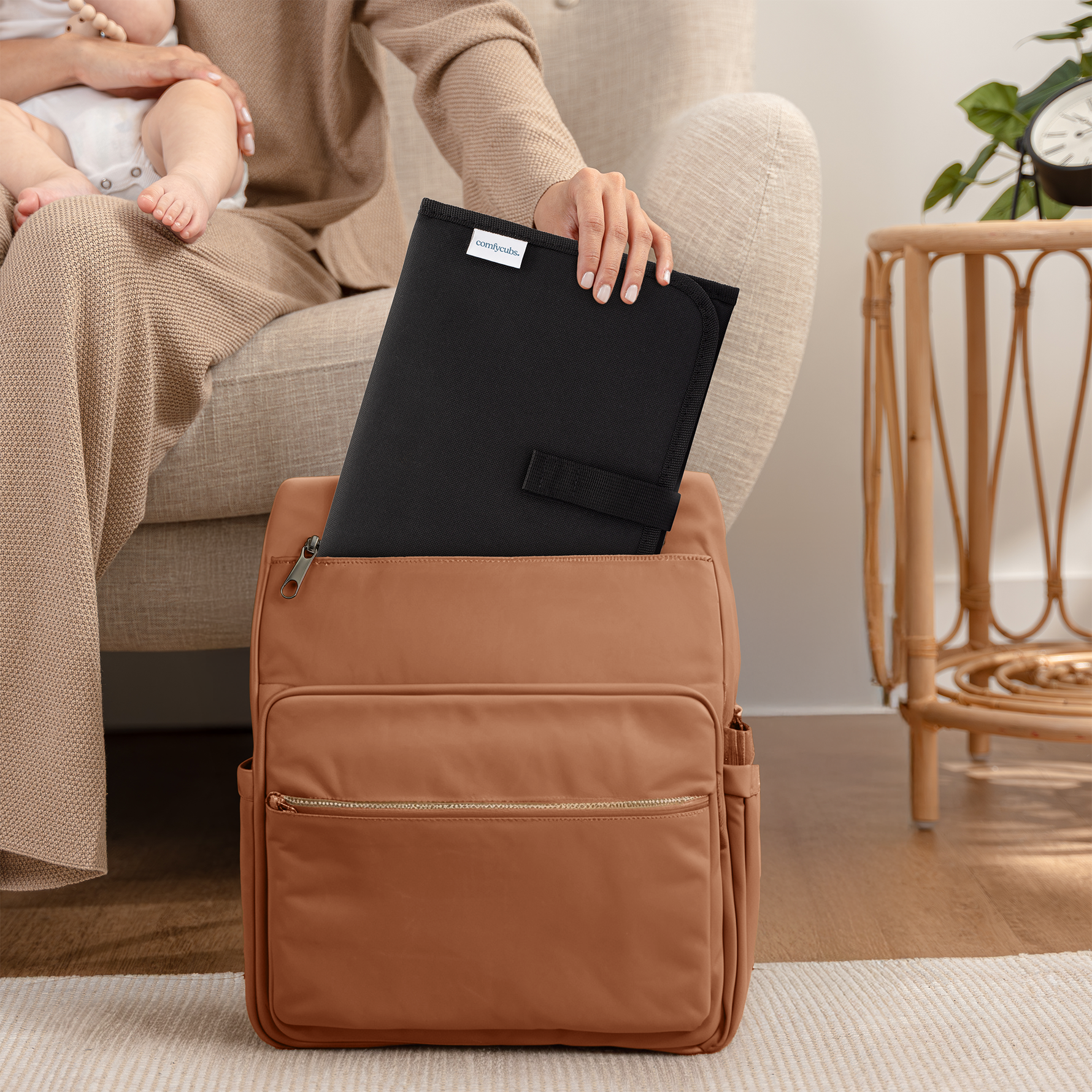 Compact Portable Changing Pad Solid Black On The Go Comfy Cubs Everetts Place: Online Boutique