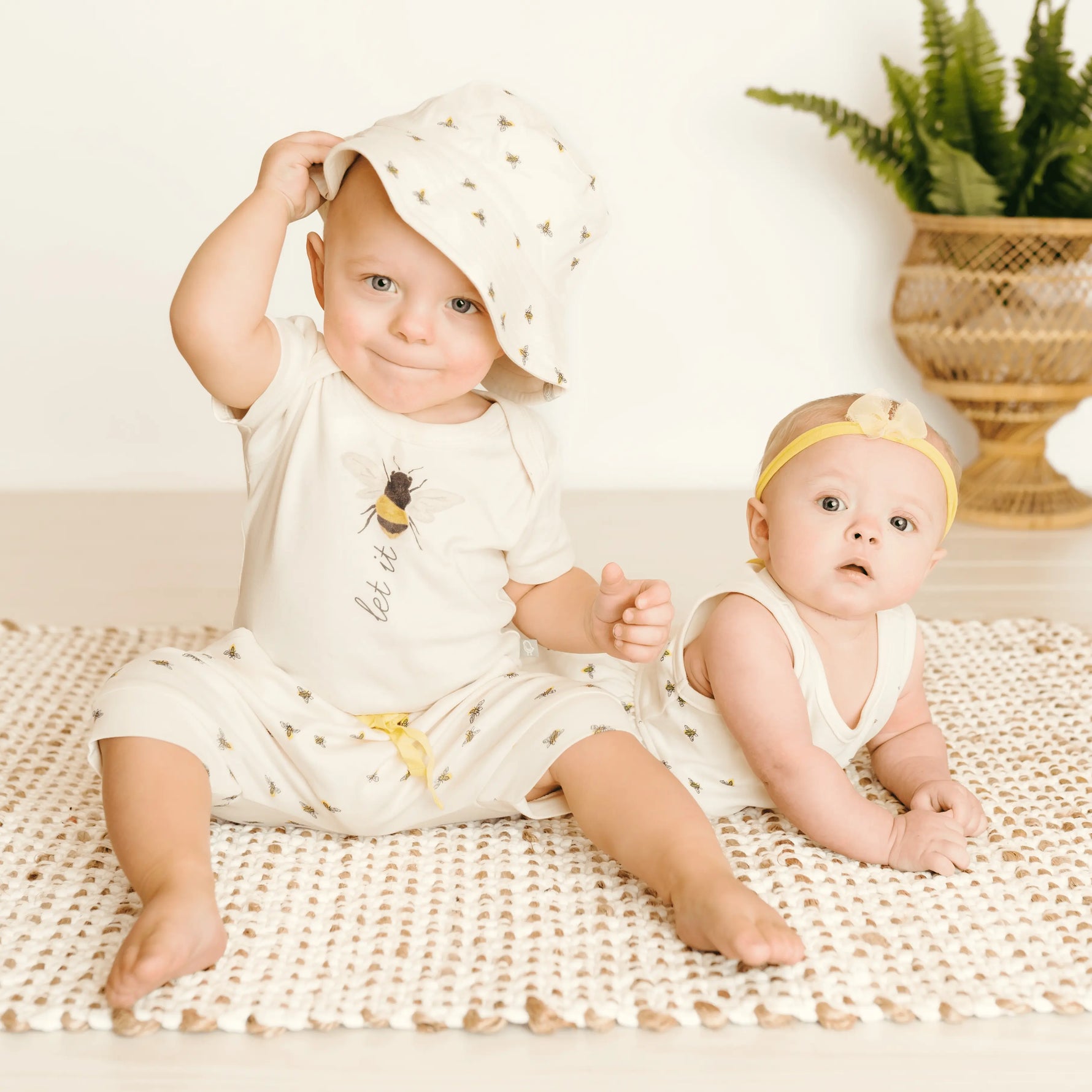 Finn Emma Graphic Bodysuit Organic Cotton For Baby With Bee Design Ultra Soft Comfort Finn + Emma 