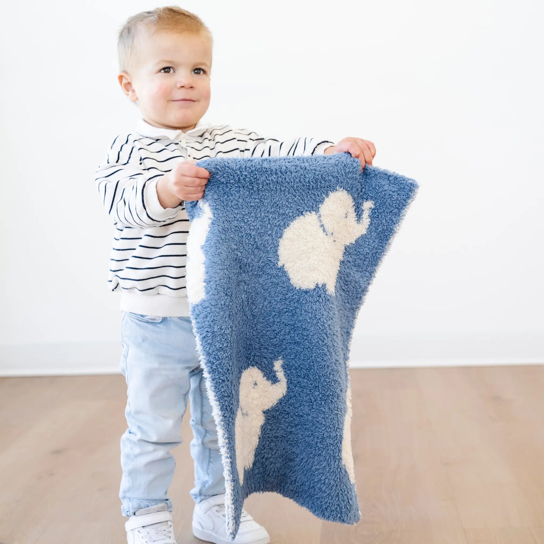 Double Layer Bamboni Mini Blankets Made From Bamboo Rayon Saranoni Everetts Place Boutique 32.00