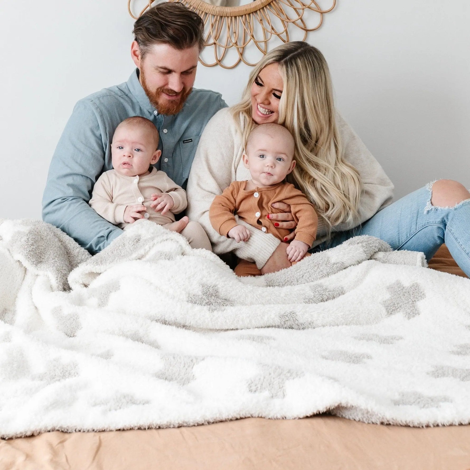 Double Layer Bamboni Throw Blanket Saranoni Premium Saranoni Everetts Place Boutique