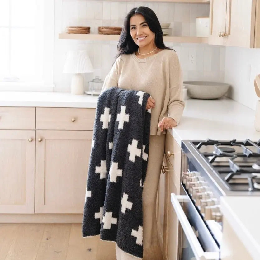 Double Layer Bamboni Throw Blanket Saranoni Premium Saranoni Everetts Place Boutique 103.20