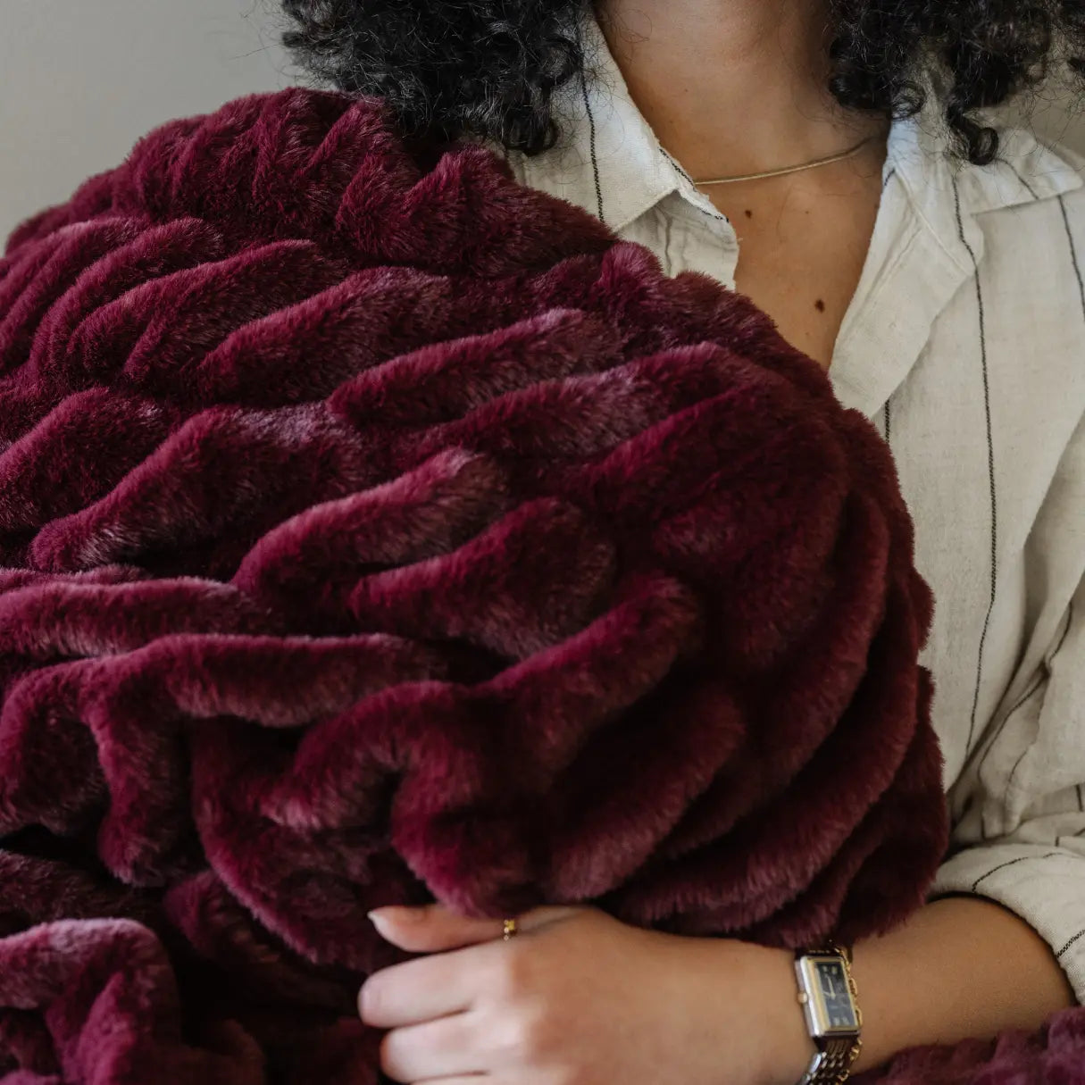 Double Ruched Luxurious Faux Fur Throw Blanket Saranoni Saranoni Everetts Place Boutique 139.00