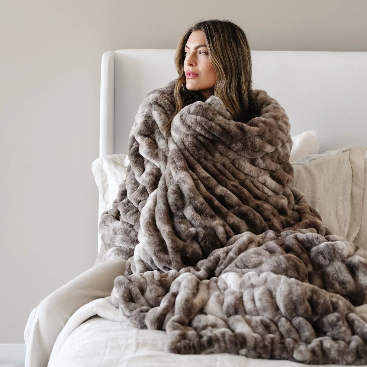Double Ruched Luxurious Faux Fur Throw Blanket Saranoni Saranoni Everetts Place Boutique