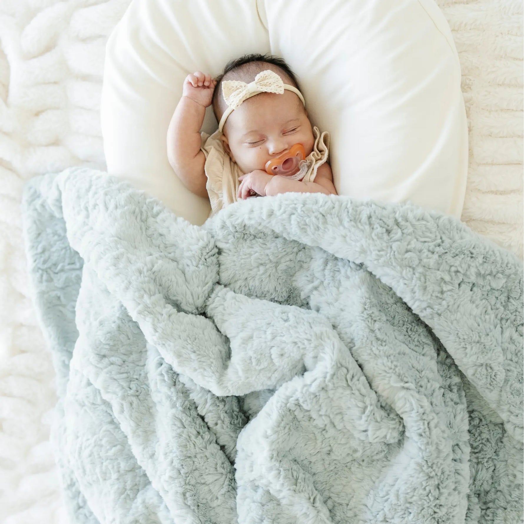 Dream Receiving Blanket by Saranoni Soft Plush Baby Blanket Saranoni Everetts Place Boutique