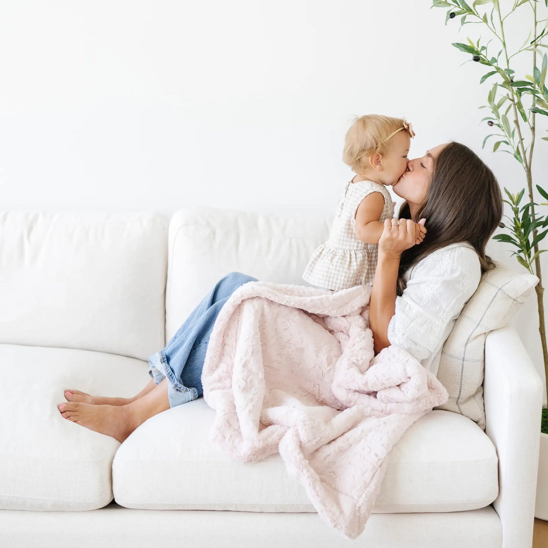 Dream Receiving Blanket by Saranoni Soft Plush Baby Blanket Saranoni Everetts Place Boutique 55.00