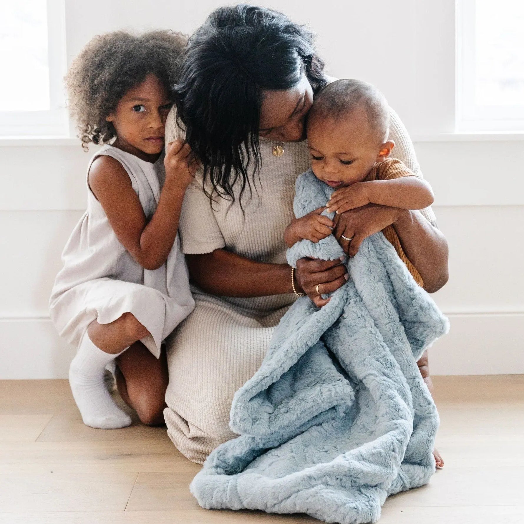 Dream Receiving Blanket by Saranoni Soft Plush Baby Blanket Saranoni Everetts Place Boutique