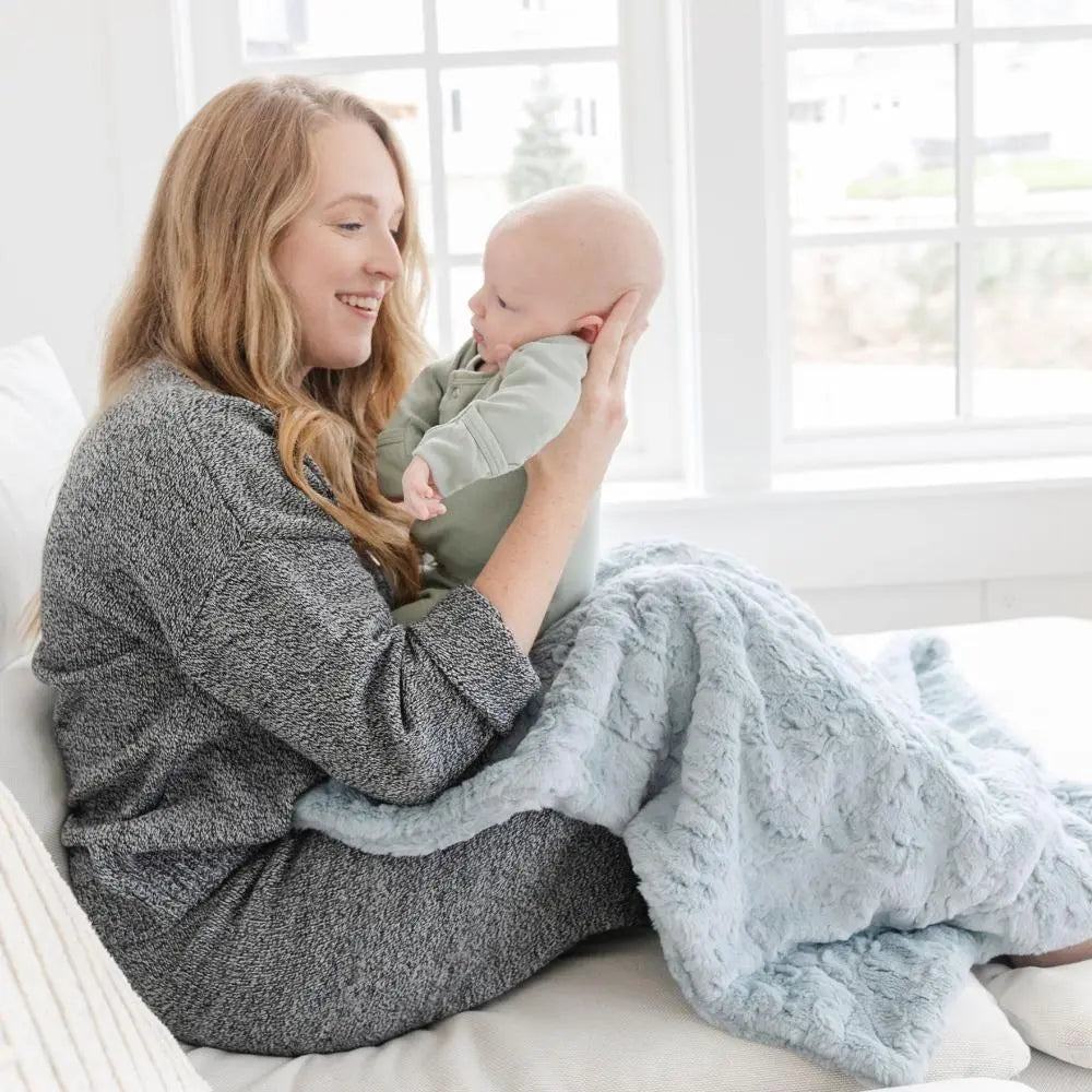 Dream Receiving Blanket by Saranoni Soft Plush Baby Blanket Saranoni Everetts Place Boutique