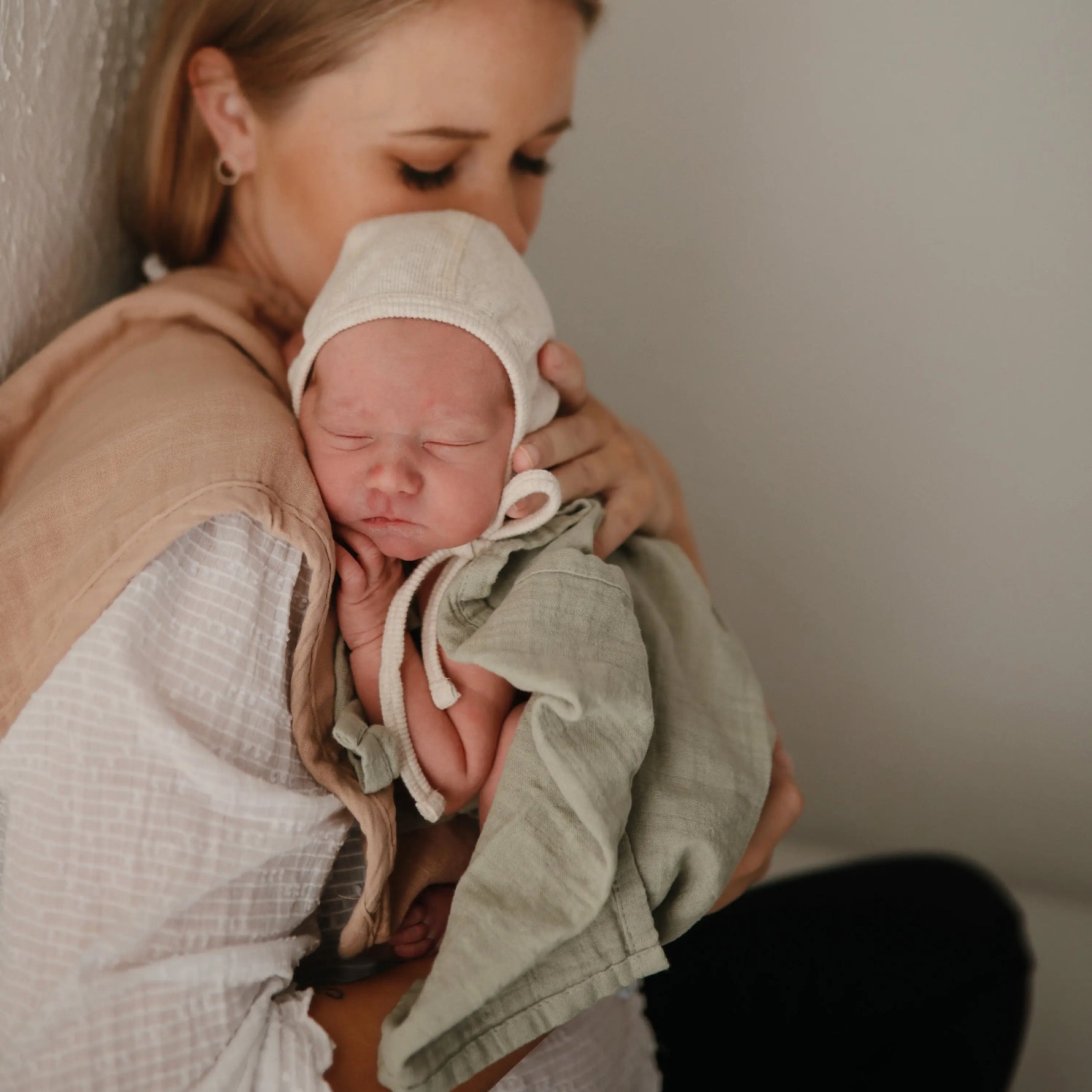 Mushie Organic Cotton Muslin Cloths 3 Pack Extra Soft Versatile Nursery Essentials - Baby & Toddler > Diapering > Baby Wipes Muslin Cloth 3-Pack