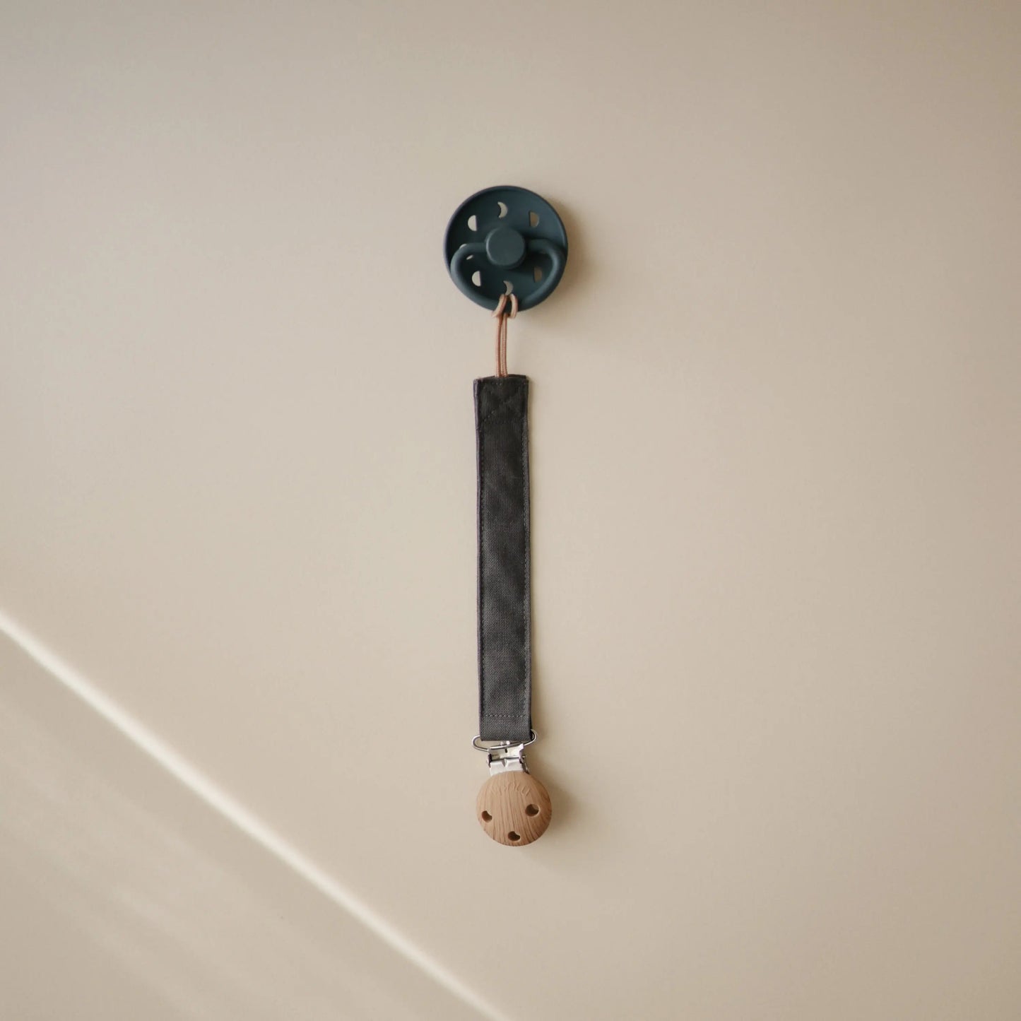 Linen Pacifier Clip Two Pack with Water Resistant Coating and Faux Wood Silicone Clasp Mushie
